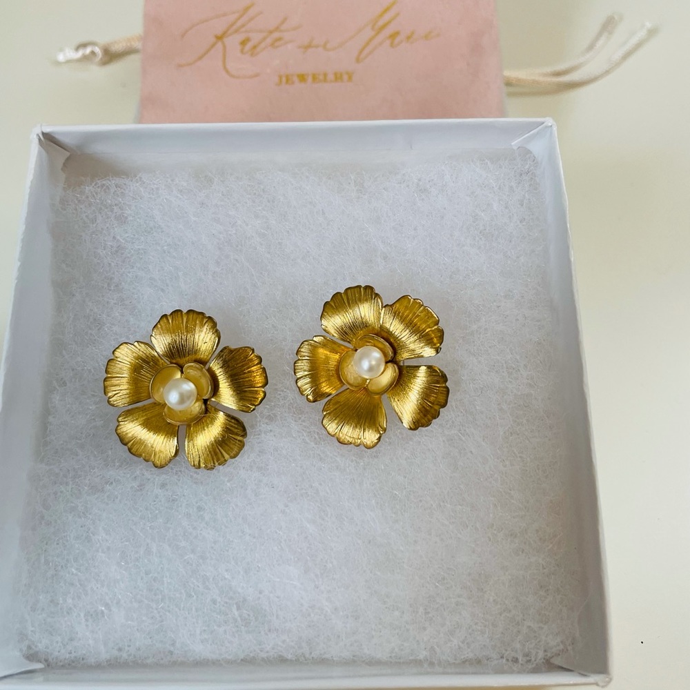 Kate & Mari Elizabeth Stud Bridal/Wedding Earrings